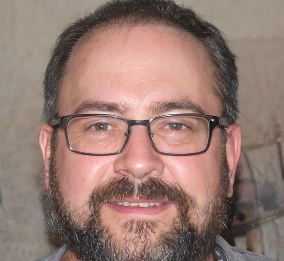 Instructor Andrés Salazar